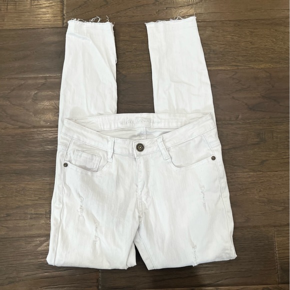 Machine Slightly Distressed White Jeans - Picture 5 of 11